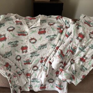 Maidenform White, Red and Green Christmas Print Pajama Set
